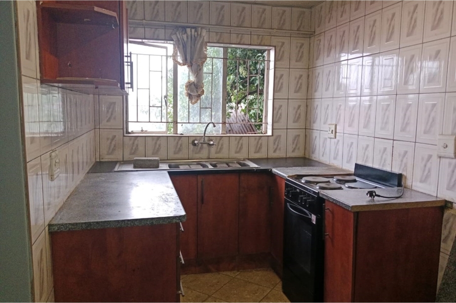 To Let 2 Bedroom Property for Rent in Oos Einde North West